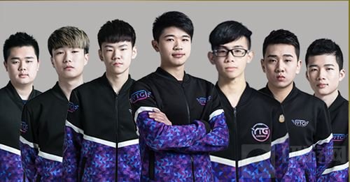 个年轻球员 个年轻球员