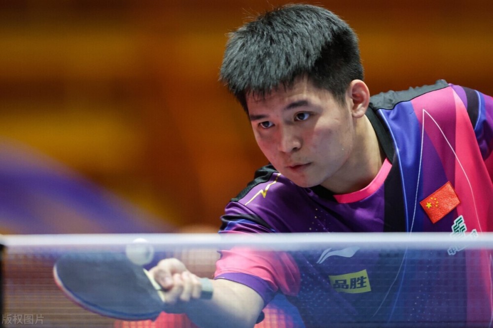 他回顾了比 他回顾了比