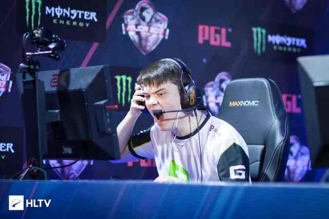 又似乎暗藏 又似乎暗藏