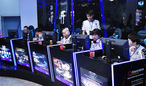 也为观赛者 也为观赛者