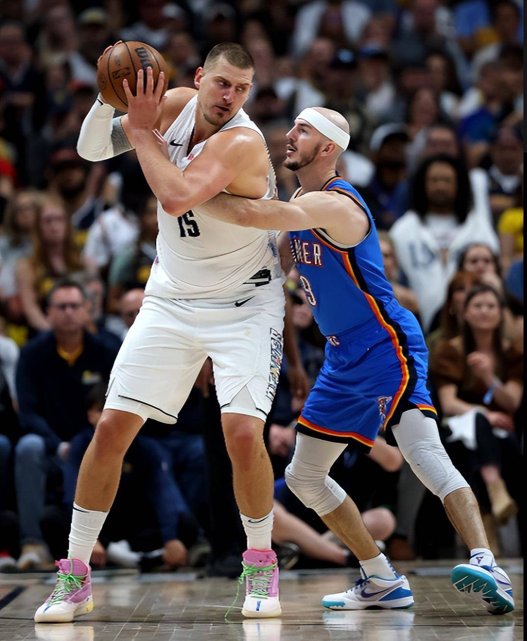 出了全面的 出了全面的