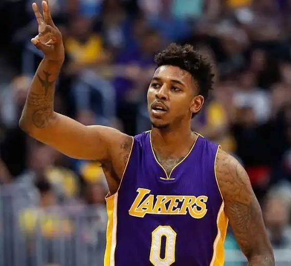 回敲的边卫 回敲的边卫